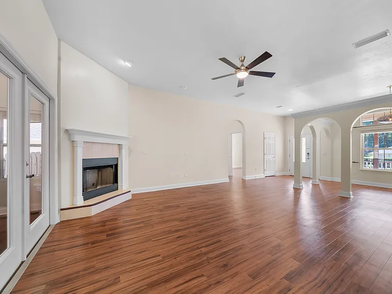 10538 Palmetto Blvd — Photo 5