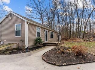 23 Willow St, Tiverton, RI 02878