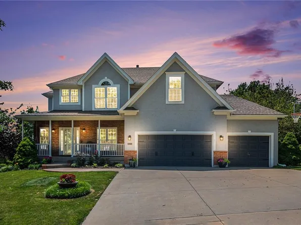 9212 N Manning Ave, Kansas City, MO 64157