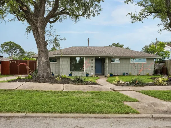 8527 Glenloch Dr, Houston, TX 77061