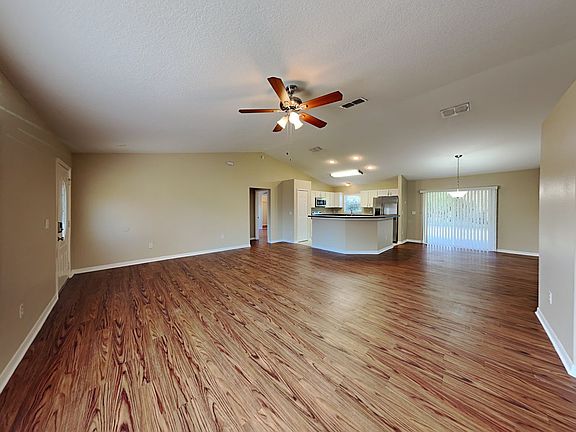 4th image of 678 Killian Cir