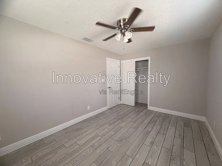 144 N Park Ave — Photo 24