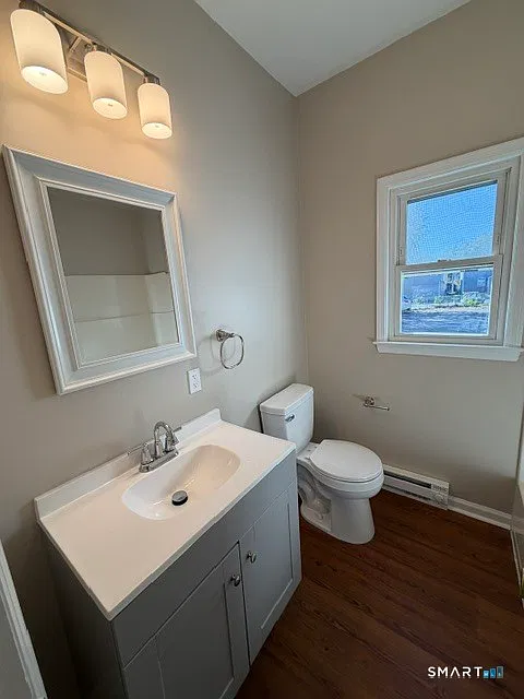 2 bed, 1.0 bath, 890 sqft, $2,900 — Photo 4