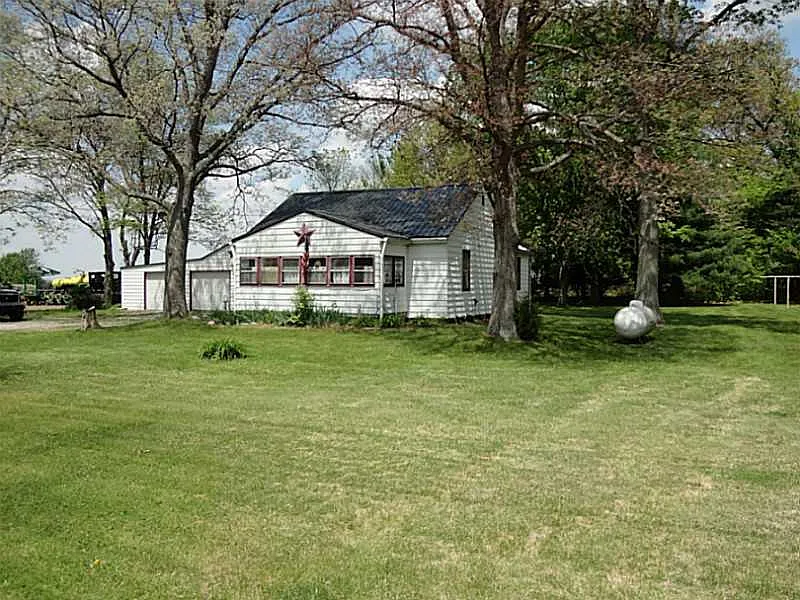 528 E County Road 900s photo 1