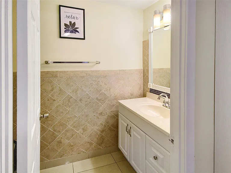2500 Parkview Dr #1710 — Photo 18