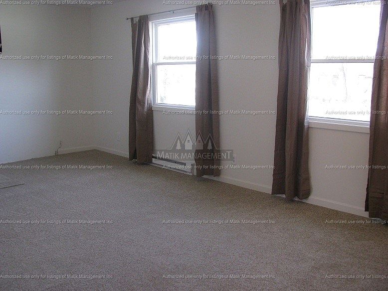 2nd image of 301 3rd Ave NE APT 1