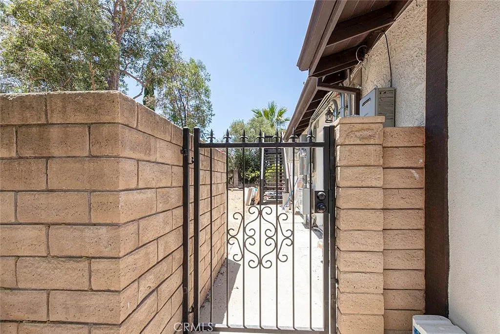 1 bed, 600 sqft, $2,300 — Photo 2