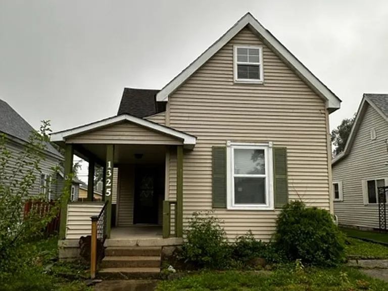 1325 S G St — Photo 1