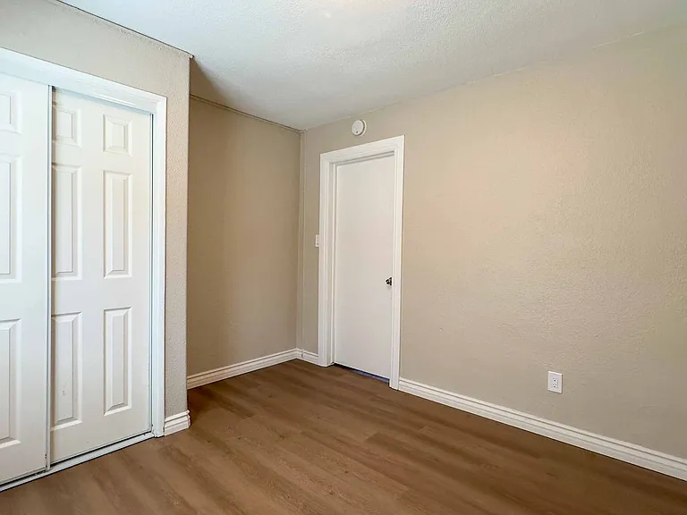 9922-9934 Buena Vista Dr — Photo 14