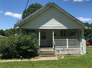 435 E Oak St, Brownstown, IL 62418
