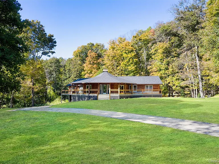 568 Oak Summit Rd — Photo 3
