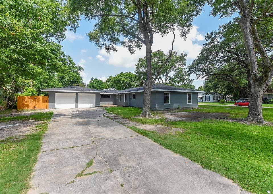 1st image of 401 Live Oak St