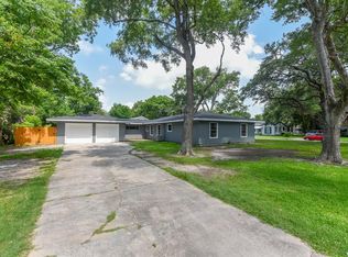 401 Live Oak St, Baytown, TX 77520