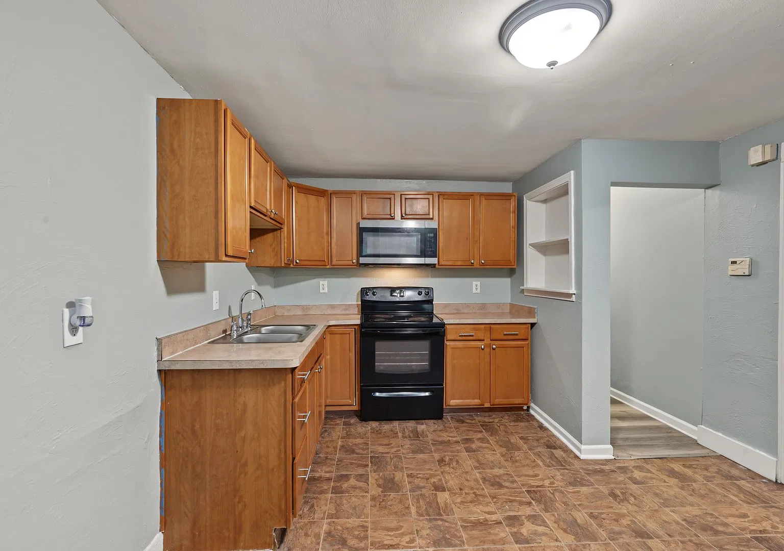 1201-1203 Worcester St — Photo 2