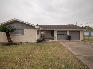 3943 Kenneth St, Groves, TX 77619