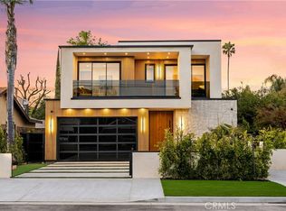 15721 Morrison St, Encino, CA 91436