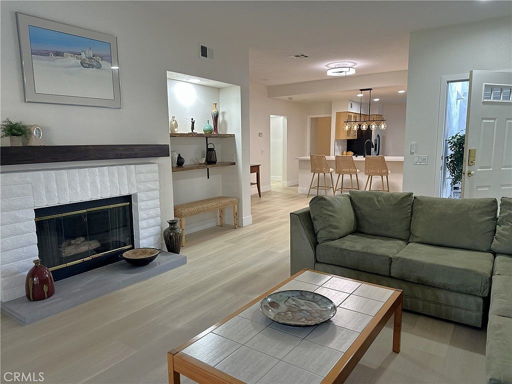 280 Vista Royale Cir W