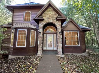 5650 Lily Ln, Sawyer, MI 49125