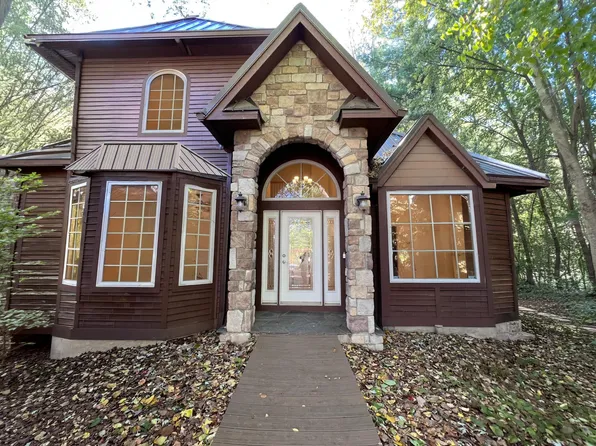5650 Lily Ln, Sawyer, MI 49125