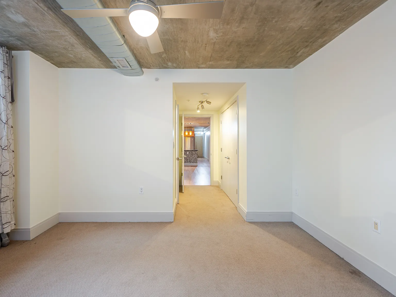 2 bed, 1.5 bath, 884 sqft, $2,395 — Photo 4