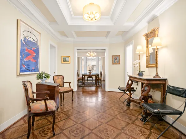 135 East 74th Street image 4 of 11