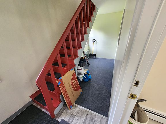 2nd image of 98 Belden St Floor 1