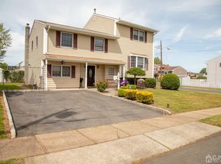 11 Sunset Dr, Port Reading, NJ
