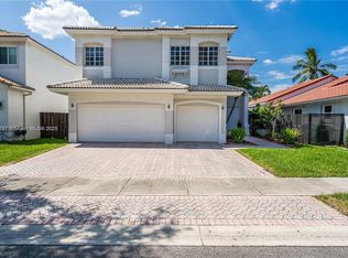 7048 NW 107th Pl, Doral, FL 33178