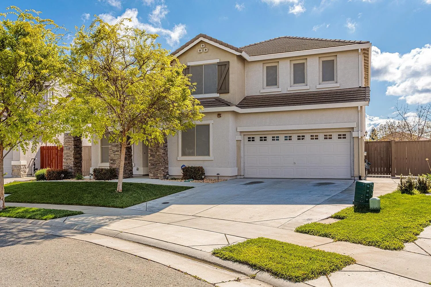 1502 La Guardia Cir photo 1