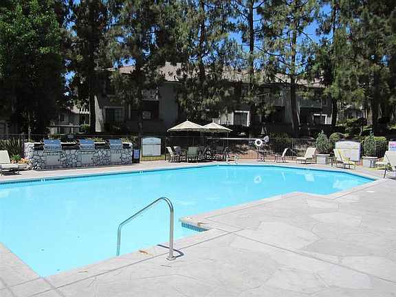 3rd image of 14978 Avenida Venusto Unit 57