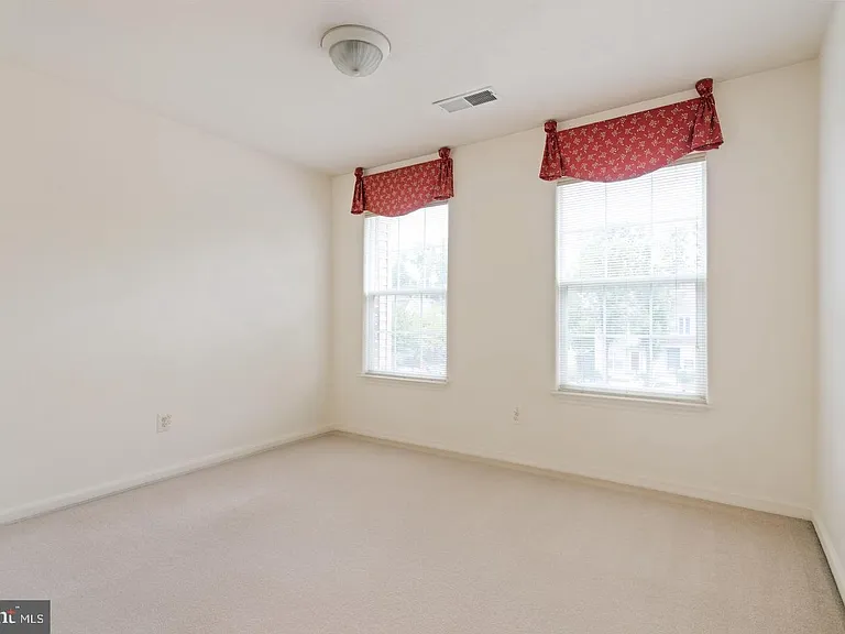 13280 Maple Creek Ln — Photo 29