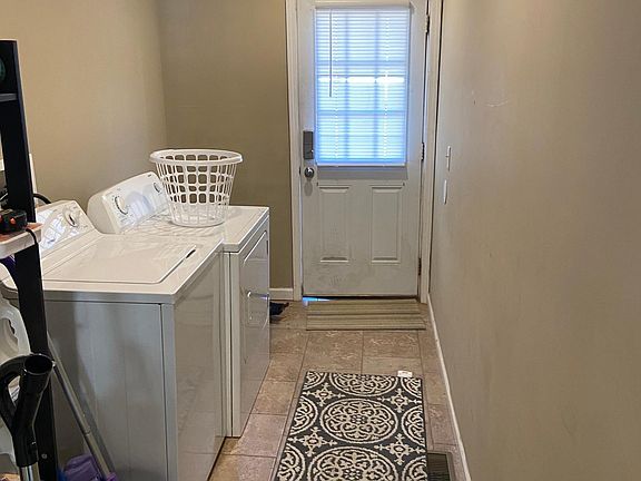 3rd image of 2536 Adams Ave