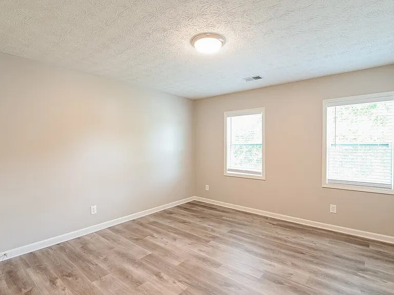 1910 Meadowchase Ct — Photo 17