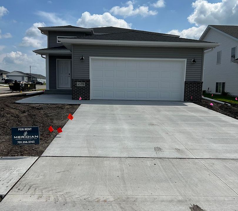 1st image of 4589 Blue Stem Way