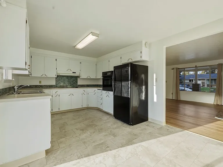 333 Choker St SE #B — Photo 8
