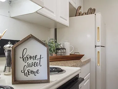 2 bd / 2 ba, 965 sq ft