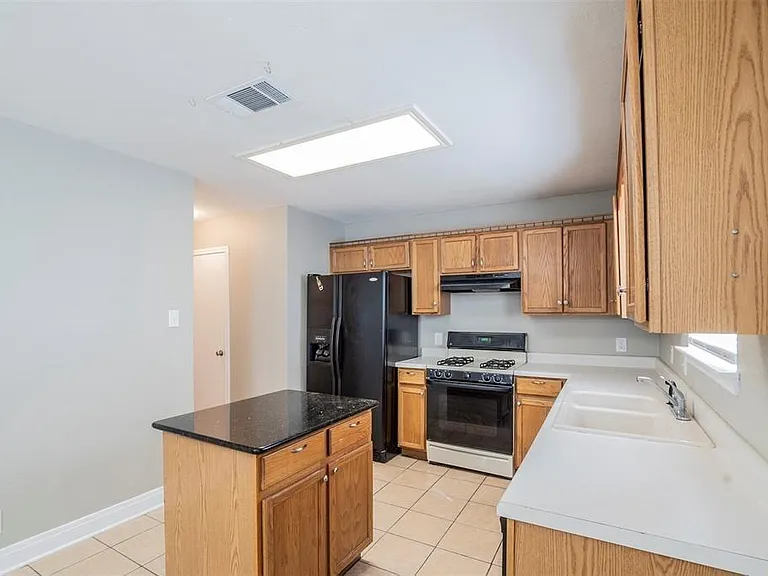 1802 Vanderhill Cv — Photo 18