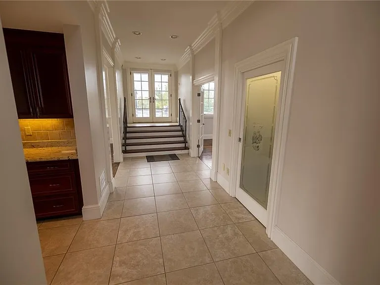 945 Westminster St #2 — Photo 12