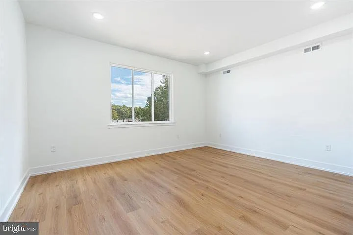 737 N 42nd St — Photo 14