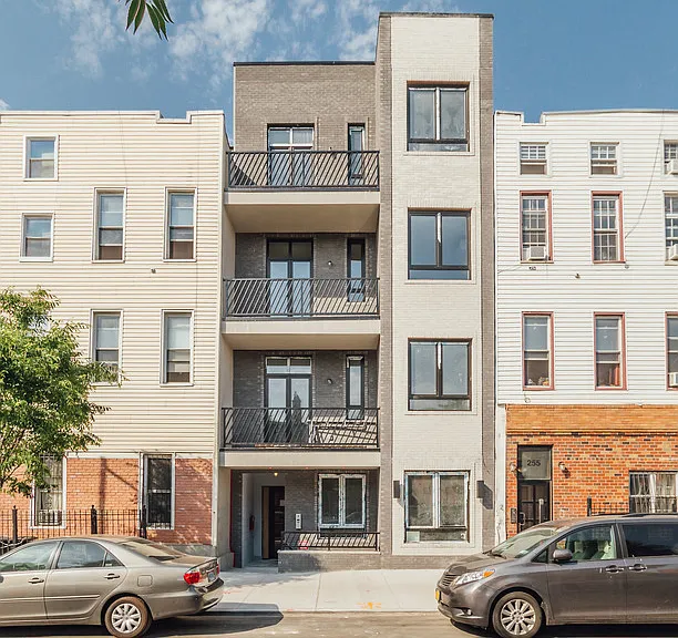 253 Evergreen Ave #GROUND — Photo 9