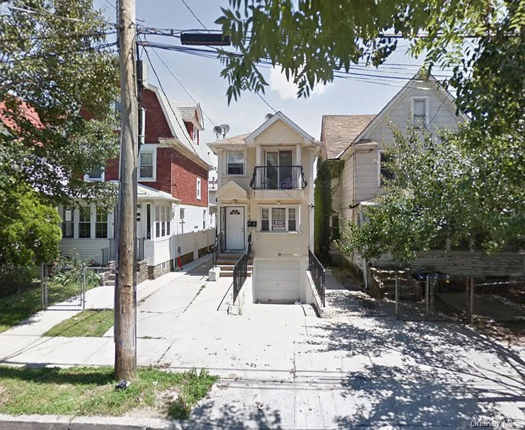 4 bed, 3.0 bath, 1000 sqft, $3,500 — Photo 1