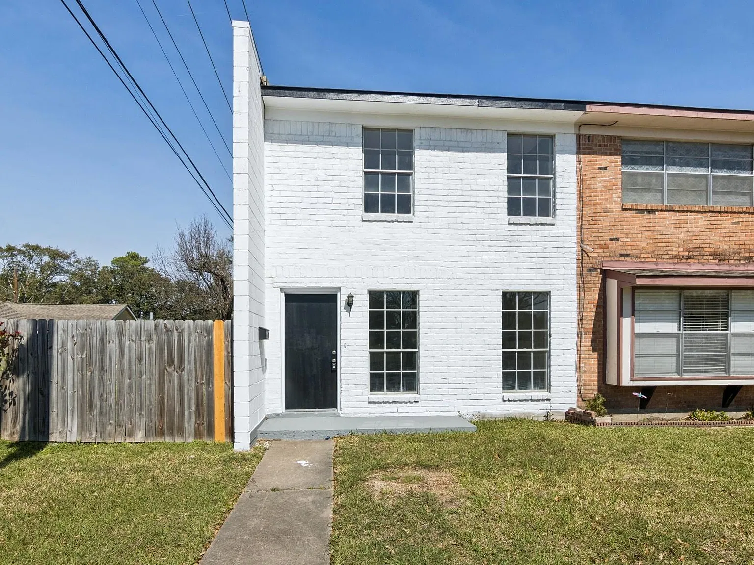 2 bed, 1.5 bath, 1520 sqft, $1,595 — Photo 2