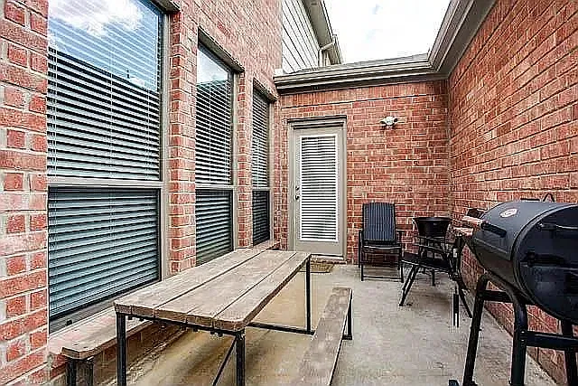 3 bed, 2022 sqft, $2,800 — Photo 3