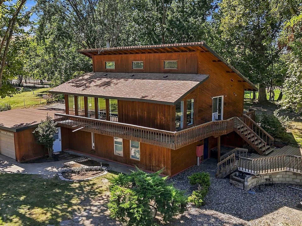 1st image of 75707 N Grosscup Rd