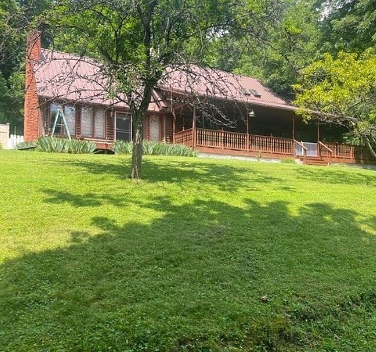 1st image of 550 Apple Orchard Rd