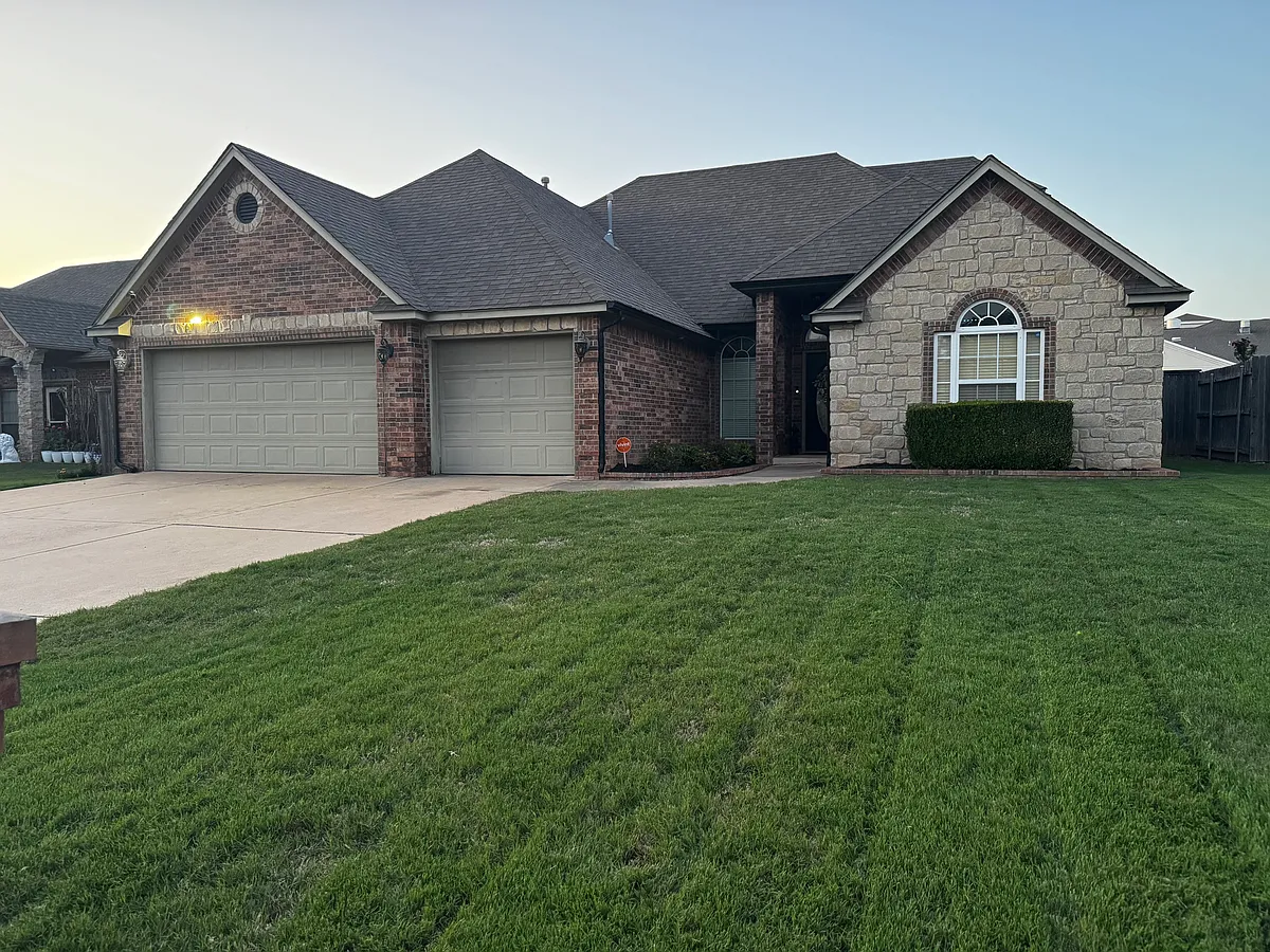 Building Photo - 9217 Forest Cove Cir