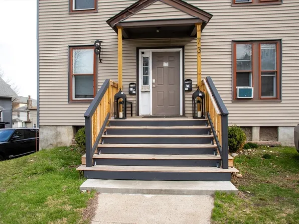 73 Green Hill Pkwy, Worcester, MA 01605