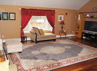 100 Kempton Rd, Millville, MA 01529