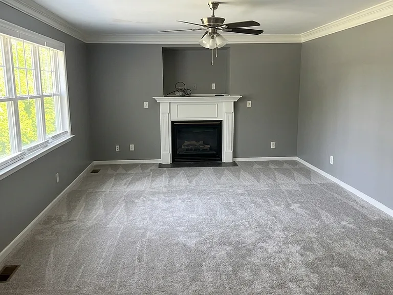 1300 Lomond Dr — Photo 2