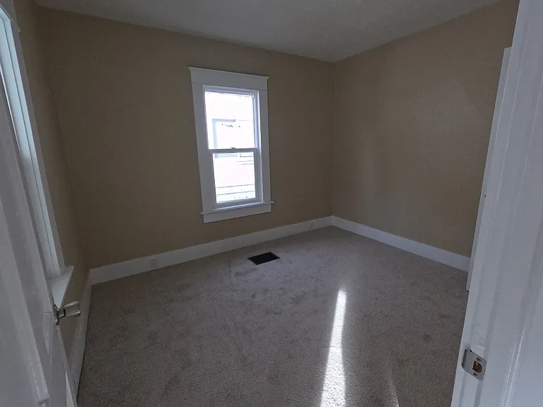 508 E 3rd St — Photo 14